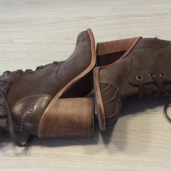 UGG Women Jaxon Brown Cuffed Shearling Bootie- 7.5 - Picture 7 of 16